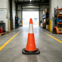 Cône de signalisation résistant aux intempéries avec protection UV et bandes réfléchissantes pour le stationnement sur autoroute et la sécurité routière