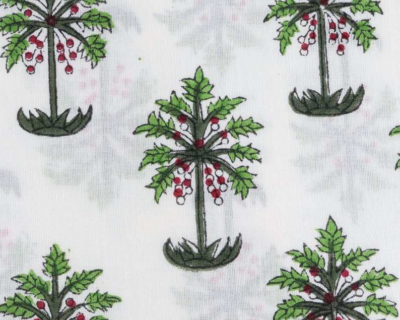 หญ้าสีเขียวสีเขียวเข้มและสีแดงเบอร์กันดี