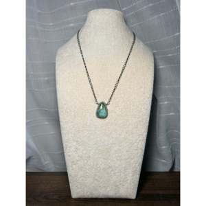 Collier goutte d'eau Eli Skeets Kingman en turquoise et argent sterling pour les occasions de cadeaux - Product Image 4