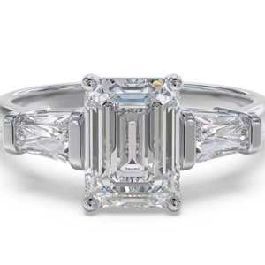 Anillo Trilogía Único con Esmeralda y Corte Baguette, Diamante Cultivado en Laboratorio de 0.75 Ct en Platino, Venta al Por Mayor Directa del Fabricante - Product Image 1