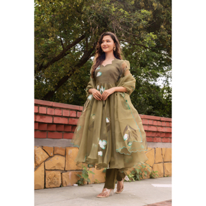 ชุดสูทอนาลกาลีแบบดั้งเดิมสไตล์วีแกนวัสดุรีไซเคิลยาวถึงพื้นสำหรับงานแต่งงานงานปักตามสั่งสำหรับฤดูร้อน/ฤดูหนาว - Product Image 1