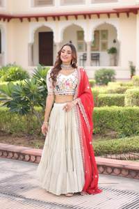 Conjunto de Lehenga Choli de Diseñador Más Vendido para Bodas y Fiestas, con Dupatta Pesada, Disponible a Precio de Mayoreo desde India - Product Image 6