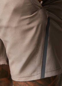 กางเกงขาสั้นออกกำลังกายและสตรีทแวร์สำหรับผู้ชาย ดีไซน์สั่งทำพิเศษ คุณภาพสูง ใหม่เอี่ยม ระบายอากาศได้ดี แห้งเร็ว เป็นมิตรกับสิ่งแวดล้อม - Product Image 4