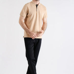 Polo informal de manga corta de alta calidad para hombre, logotipo personalizado, patrón sólido transpirable, nuevo diseño hecho de tela de Jersey - Product Image 1