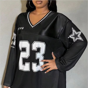 Camiseta informal de manga larga con cuello en V de talla grande, camisetas gráficas de letras de malla de gran tamaño con decoración de logotipo para mujer - Product Image 1