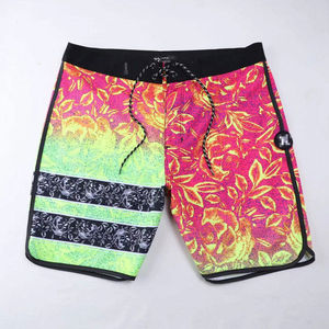 Short de bain pour homme en polyester recyclé, imprimé numérique, uni, séchage rapide, anti-UV, imperméable, surf, 1 pièce, logo sur le devant - Product Image 5