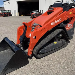 KUBOTA SCL1000 Mini Skid Steers Stand on Compact Loader Maquinaria de construcción Ride-On Mini Skid Steer para la venta - Product Image 1