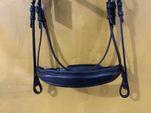 Bride de cheval en cuir fantaisie avec forme anatomique et bride de cheval en cuir réglable rembourrée en gros en cuir véritable - Product Image 3