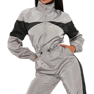 Conjunto de chándal cortavientos para mujer de alta calidad de talla grande hecho en fábrica de nailon impermeable ligero con cierre de cremallera Venta suave - Product Image 3