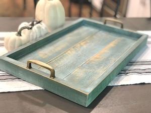 Bandeja decorativa de madera con mango de metal para mesa Diseño decorativo para servir Bandeja de bar con forma rectangular Única - Product Image 3