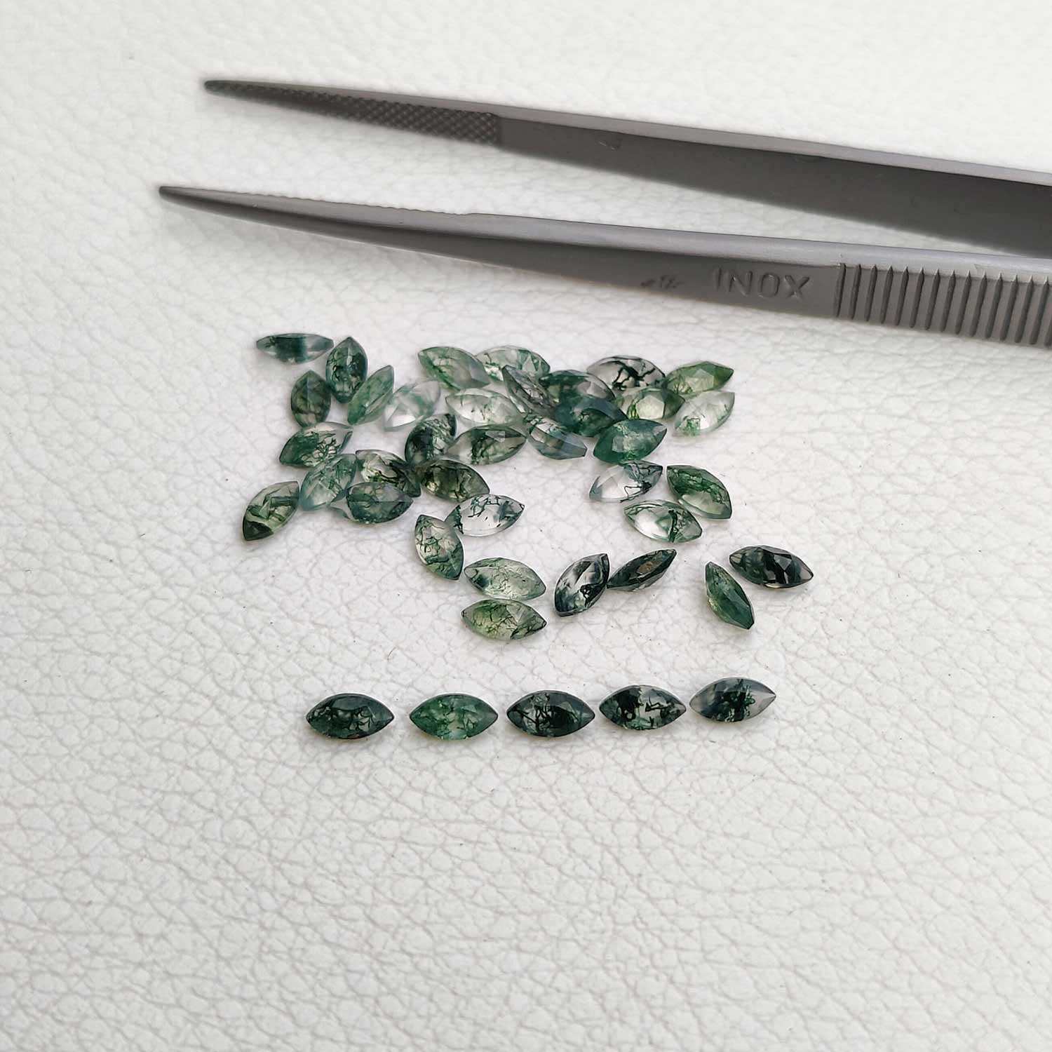 สีเขียว