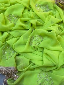 ส่าหรีผ้าไหมลายดอกไม้ทำมือสุดหรูพร้อมผ้าลูกไม้จีบสไตล์ชาติพันธุ์สำหรับงานแต่งงาน - Product Image 3