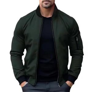 Veste matelassée brodée sur mesure pour hommes Manteaux d'hiver matelassés de haute qualité avec col à capuche à bulles chaudes et épaisses - Product Image 4