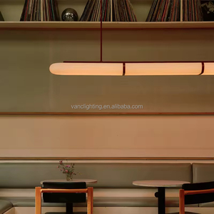 Lampadario Lineare Postmoderno in Acciaio Acrilico per Cucina, Soffitti Alti, Interni di Hotel, Bianco, Lungo, Personalizzabile - Product Image 3