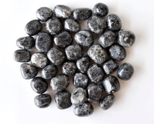Pierres Roulées Larkavite en Gros pour Usages Multiples – Cristal au Design Superbe - Product Image 1