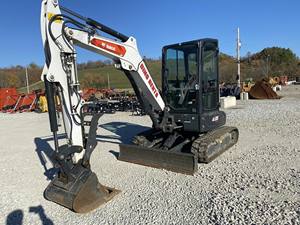 Miniexcavadora Bobcat E35 Serie R2 Como Nueva, Giro de Cola Cero, Excavadora Hidráulica Compacta con Cabina Cerrada en Venta - Product Image 2