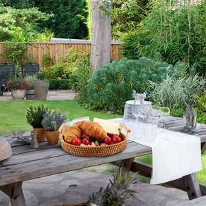 Panier rond en rotin tressé à la main pour le rangement et la décoration de la maison - Product Image 4