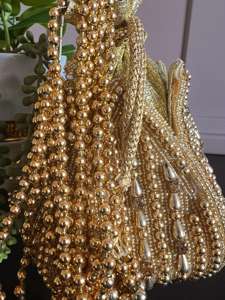 Bolso Potli para mujer estilo Lotus Potli adornado, bolso con cordón para monedas para mujer, tela, Perla de seda, boda, regalo de Navidad para invitados - Product Image 3