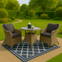 Ensemble moderne de table basse et 2 chaises en polyrotin avec rotin PE pour salon et jardin