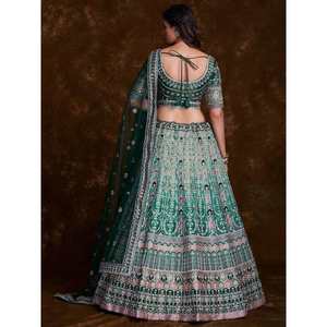 Lehenga Choli en soie artificielle à paillettes vertes, design royal classique, tenue de réception pour les mariées, sirène, chapelle, matériaux personnalisables - Product Image 3