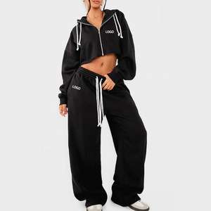 Conjunto de 2 piezas de sudadera corta con capucha y cremallera y joggers de pierna ancha para mujer, de forro polar, con logo personalizado, color liso, efecto lavado, con cordón de ajuste y detalles en contraste, para invierno. - Product Image 1