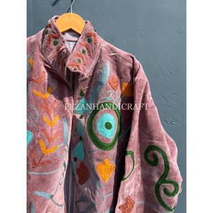 เสื้อแจ็คเก็ตกำมะหยี่สีน้ำตาล ปักลายดอกไม้แบบอุซเบกิสถาน คอตั้ง ซับในผ้าฝ้าย สำหรับฤดูใบไม้ร่วงและฤดูหนาว เสื้อแจ็คเก็ตแบบยูนิเซ็กซ์ - Product Image 2