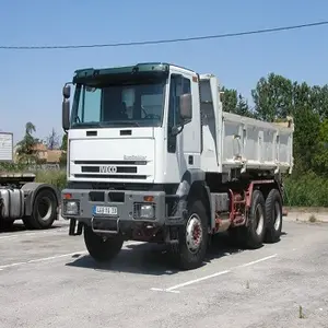 Semirimorchio ribaltabile per auto e trattore abbastanza usato DAF FORD FOTON camion a pianale ribassato