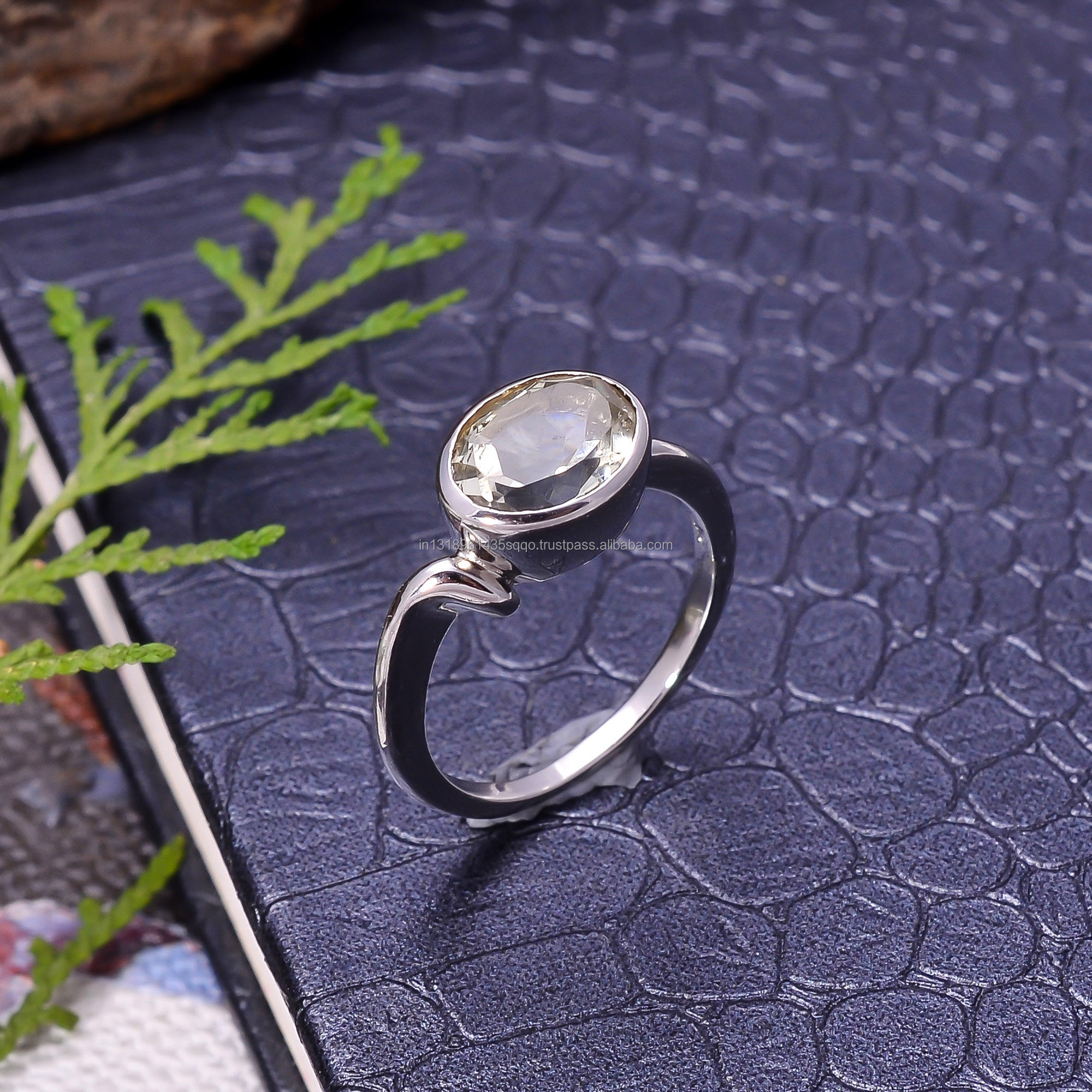 สีเขียว