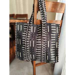 Sac de plage fourre-tout géométrique Yin Yang avec lettres sérigraphiées, fermeture éclair moyenne, noir, écologique, recyclé, pour usage quotidien, cadeaux publicitaires - Product Image 2