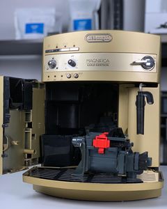 Nouvelle conception Machine à café automatique à brassage rapide en acier inoxydable contrôlée par application pour usage domestique commercial extérieur Alimentée par énergie solaire - Product Image 6