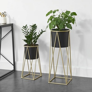 Maceta de metal decorativa de calidad superior con acabado galvanizado de plata brillante para un estilo interior moderno - Product Image 6