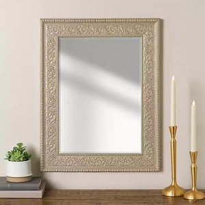 Cadre de miroir mural en bois de style contemporain idéal pour les espaces modernes élégants tout en conservant une touche de sophistication - Product Image 1