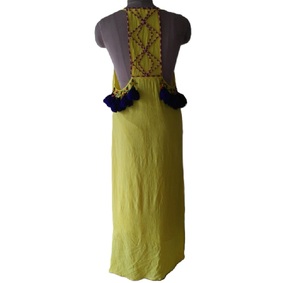 Espalda con cuentas con borlas colgantes en la cintura vestido de noche largo blanco para damas vestido largo con diseño de espalda blanca - Product Image 5