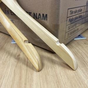 Wholesale High Quality Non-Slip Wooden Clothes Hangers with <b>Single</b> Tier Design, Pine Wood Closet Organizer Made in Vietnam - Product Image 5