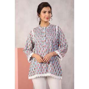 Blusa Azul Cielo con Estampado de Bloques Hechos a Mano para Mujer de Razia Kaushika - Product Image 1