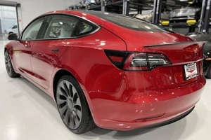 Voiture électrique extrêmement propre, modèle Tesla 3 Dual-Motor AWD 2022, prête à être expédiée, entièrement équipée pour la conduite autonome. - Product Image 6