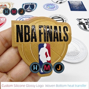 Écussons tissés HMJ personnalisés <span class=keywords><strong>NBA</strong></span> en silicone avec <span class=keywords><strong>logo</strong></span> sérigraphié, transfert thermique pour étiquettes de vêtements pour fabricants de <span class=keywords><strong>T</strong></span>-shirts - Product Image 1