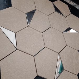 Majestic Hive 73mm Hexagon Silver PVD CeramicFull Body Azulejos vitrificados Rock para cocina backsplash Baño paredes y áreas de Ducha - Product Image 2