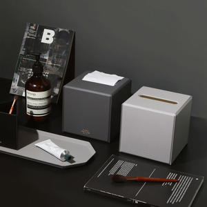 FENICE Élégamment conçu 145*145*145mm Boîte à mouchoirs en rouleau étanche et pour divers espaces - Product Image 3