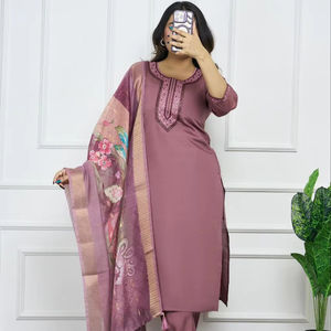 Gran elegante colección étnica india Opulent Straight Kurti Pant Dupatta Set para primavera para bodas Diwalis B2B al por mayor - Product Image 1