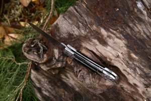 Cuchillo de bolsillo de hoja de acero de Damasco hecho a mano, mango de madera negra, cuchillo utilitario plegable personalizable DIY, regalo OEM para uso Industrial - Product Image 3