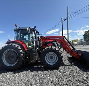 Massey Ferguson 2025 6S.155 Tracteur de milieu de gamme Premium Puissance et efficacité supérieures avec composants de base Pompe et boîte de vitesses - Product Image 1