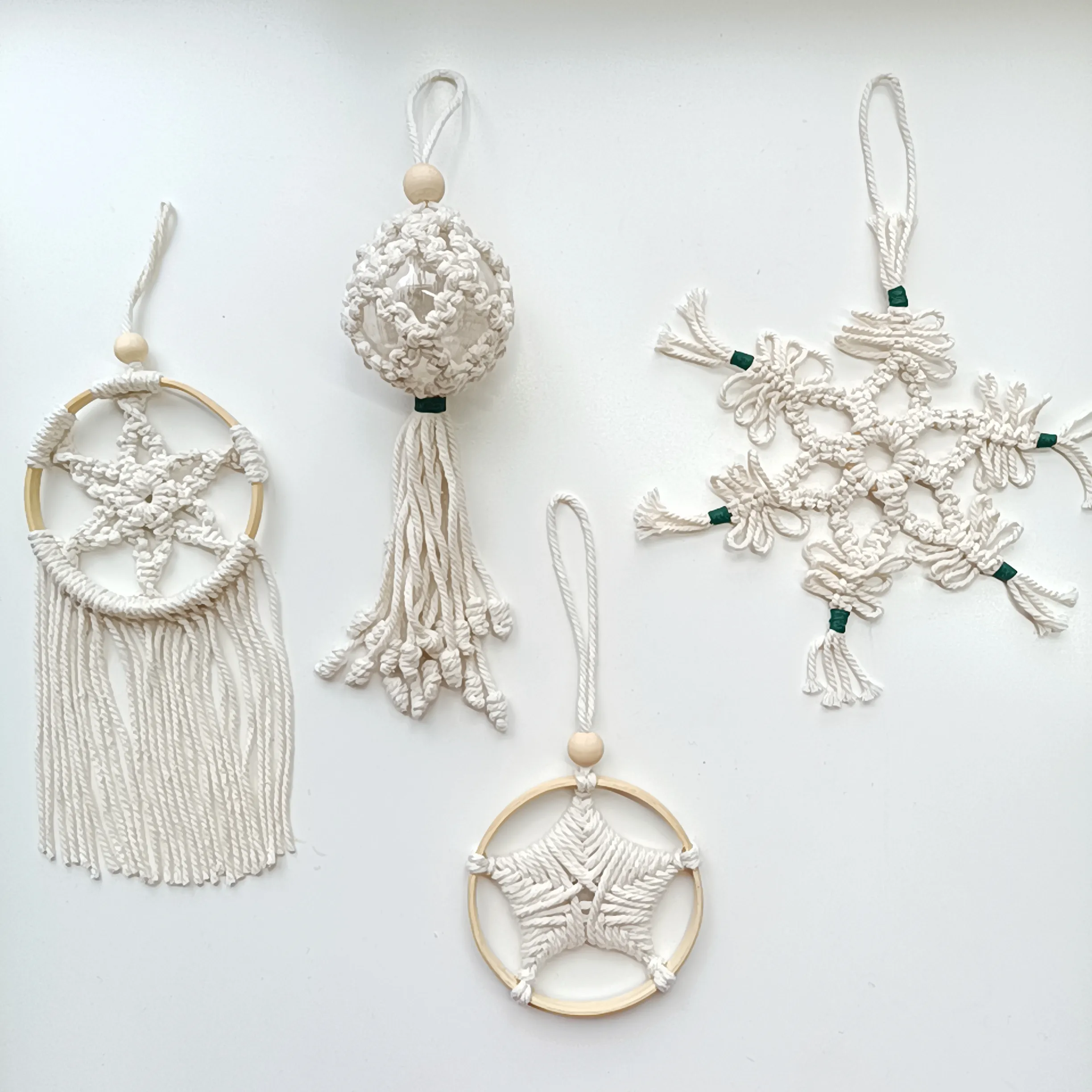 Customized Xmas Tree Cotton Ornaments Handmade Hanging Winter Decor Dream Catcher Christmas Ball Candy Leaf Ornament Set