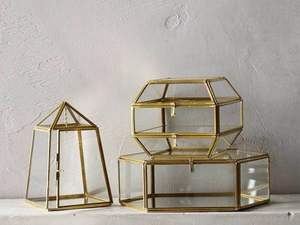 Boîte à bijoux en métal et verre géométrique de luxe, décoration élégante pour la maison et solution de rangement pour bijoux - Product Image 2