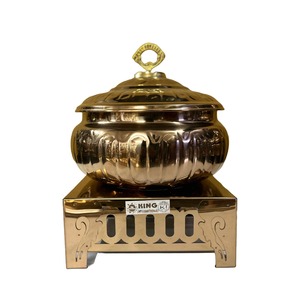 Le plat de chauffe-plats est une cuisson en métal ou une casserole de service sur un support avec une source de chaleur, souvent utilisée pour la cuisson à table. - Product Image 5