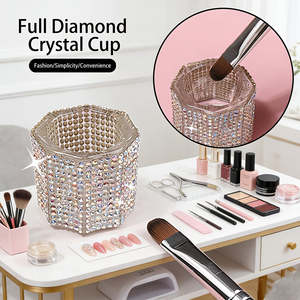 แก้วทำความสะอาดแปรงทาเล็บทรงแปดเหลี่ยมแบบพรีเมียม ประดับเพชร - Product Image 1