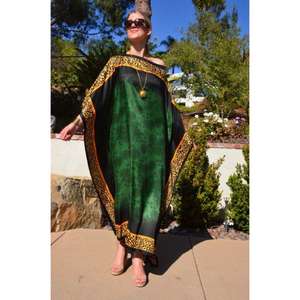 Robe maxi kaftan à imprimé animal vert pour femmes Bordure léopard Coupe ample Longue kaftan Vêtement de luxe pour les vacances - Product Image 1