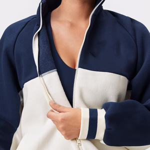 Sweat-shirt à capuche pour femme, style universitaire, fermeture éclair intégrale, tricoté, doublé, avec design bicolore - Product Image 3