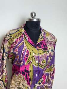 Camisa étnica de algodón de diseñador para mujer con estampado Ikat negro y multicolor Manga larga y decoración de encaje Estampado Ikat negro - Product Image 4