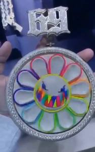 Pendentif personnalisé en forme de fleur serti de pierres |   Bijoux Hip Hop en Moissanite VVS |   Émail en argent 925 unisexe certifié GRA CONCEPTION - Product Image 4